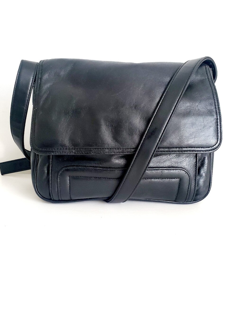 Veneto New York Black Leather Crossbody Bag